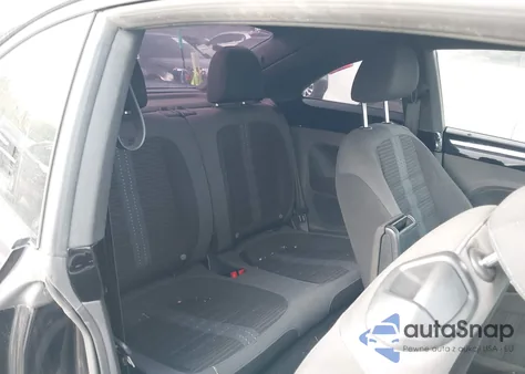 2013 Volkswagen Beetle 2.0T Turbo z USA, uszkodzony, nr VIN 3VWVA7AT5DM621612